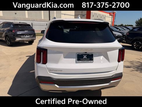 Used 2025 Kia Sorento S w/ Panoramic Sunroof Package FWD image 3