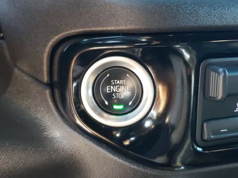 Used 2024 Chevrolet Silverado 2500 High Country w/ Technology Package AWD/4WD image 25