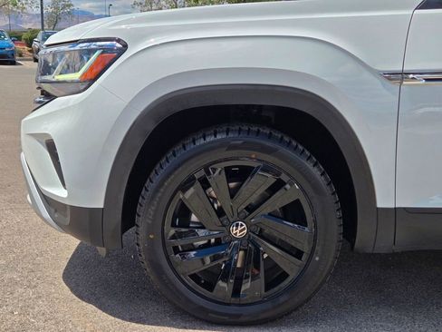 Certified 2023 Volkswagen Atlas Cross Sport SE w/ Black Wheel Package AWD/4WD image 7