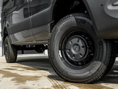 Used 2025 Mercedes-Benz Sprinter 2500 image 7