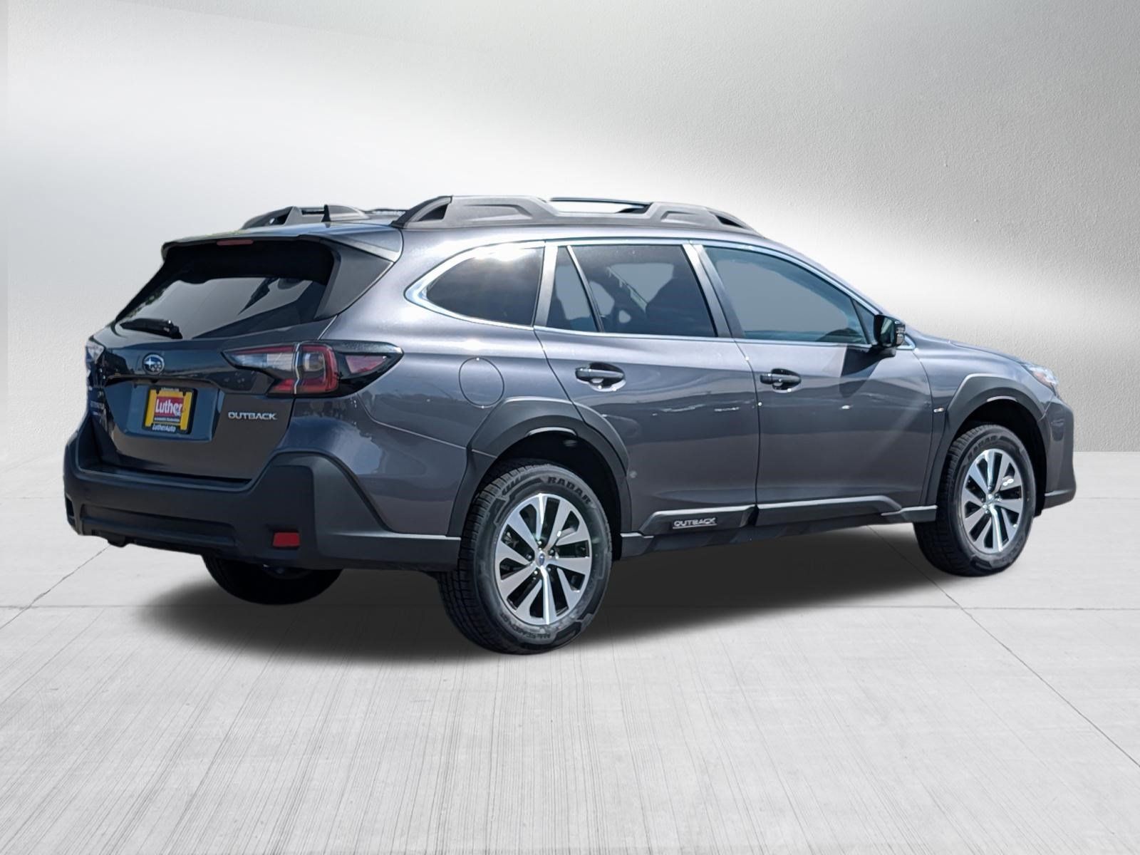 Used 2025 Subaru Outback Premium AWD/4WD image 3