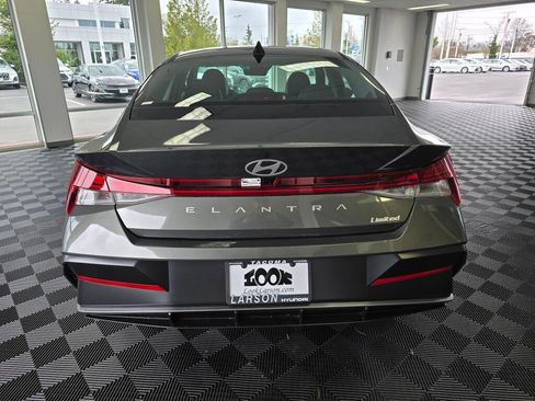 New 2026 Hyundai Elantra Limited image 5