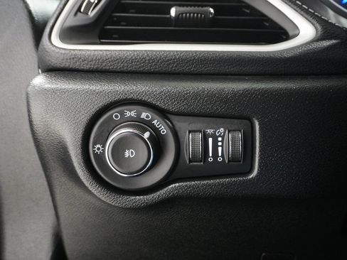 New 2026 Chrysler Pacifica Select FWD image 20