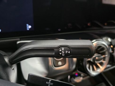 Certified 2025 Mercedes-Benz GLB 250 4MATIC image 16