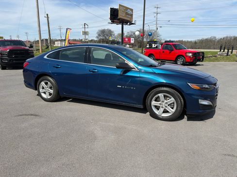 Used 2019 Chevrolet Malibu LS image 2