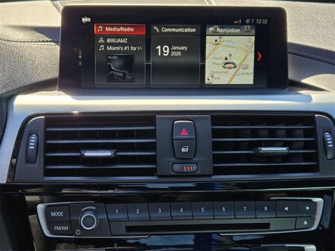 Used 2018 BMW 330e w/ Convenience Package image 20