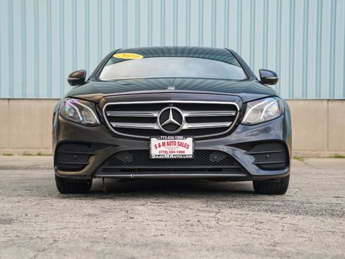 Used 2019 Mercedes-Benz E 300 4MATIC w/ Premium 1 Package image 3