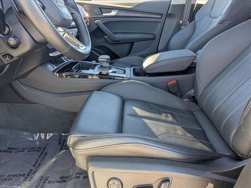 Certified 2025 Audi Q5 2.0T Premium Plus image 16