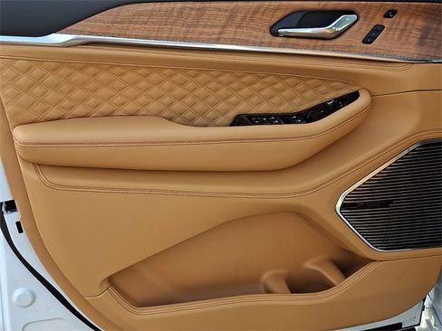 Used 2025 Jeep Grand Cherokee Summit w/ Adv Protech Group IV image 12