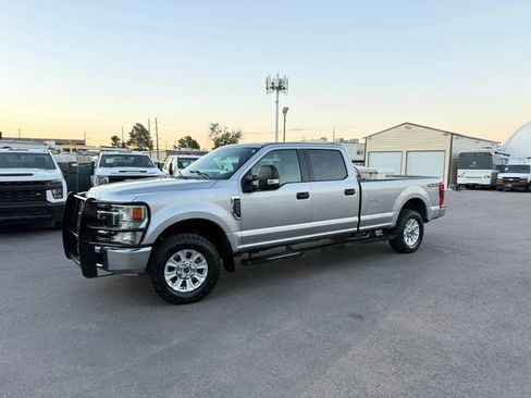 Used 2020 Ford F250 XLT AWD/4WD image 2