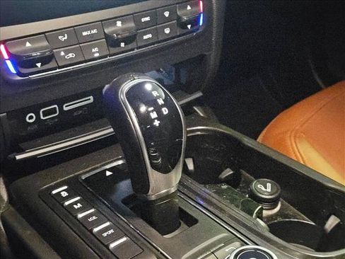 Used 2018 Maserati Ghibli RWD image 12
