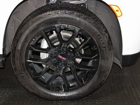 Used 2024 GMC Yukon XL Denali w/ Denali Reserve Package image 43