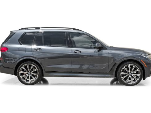 Used 2021 BMW X7 M50i w/ Dynamic Handling Package AWD/4WD image 7