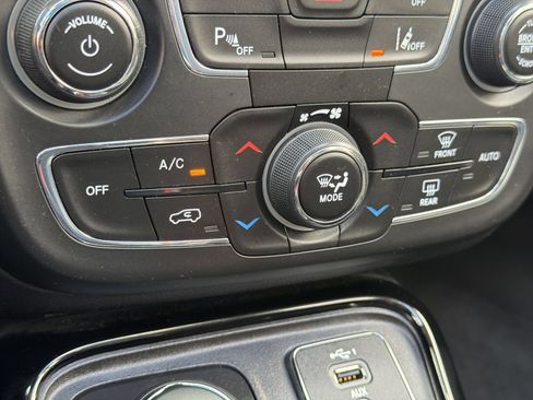 Used 2020 Jeep Compass Latitude AWD/4WD image 28
