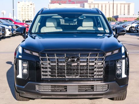 Used 2023 Hyundai Palisade Limited FWD image 2