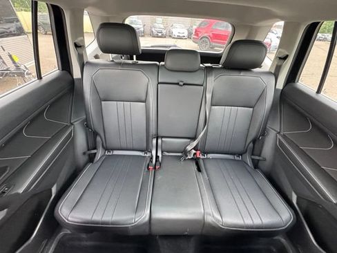 Used 2022 Volkswagen Tiguan SE AWD/4WD image 15