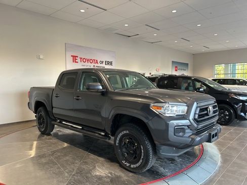 Used 2022 Toyota Tacoma SR image 1