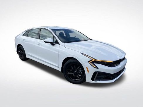 New 2025 Kia K5 LXS image 42