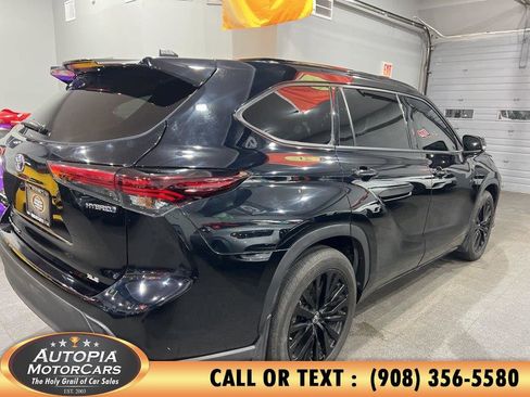 Used 2024 Toyota Highlander XSE FWD image 5