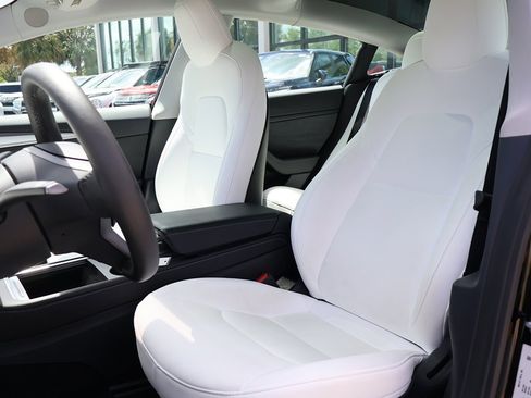 Used 2021 Tesla Model 3 Standard Range Plus image 29