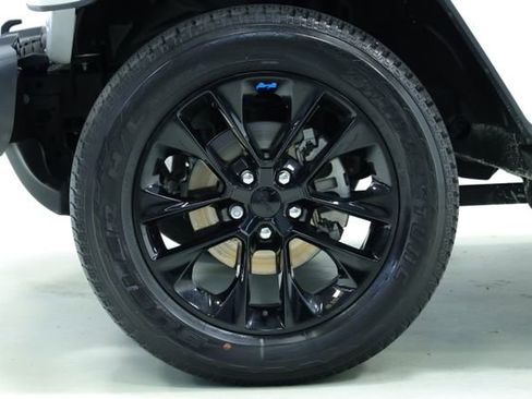 Used 2022 Jeep Wrangler Unlimited Sahara w/ Cold Weather Group image 8