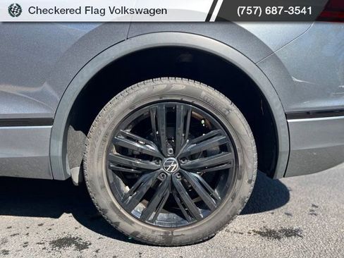 Used 2022 Volkswagen Tiguan SE R-Line image 7