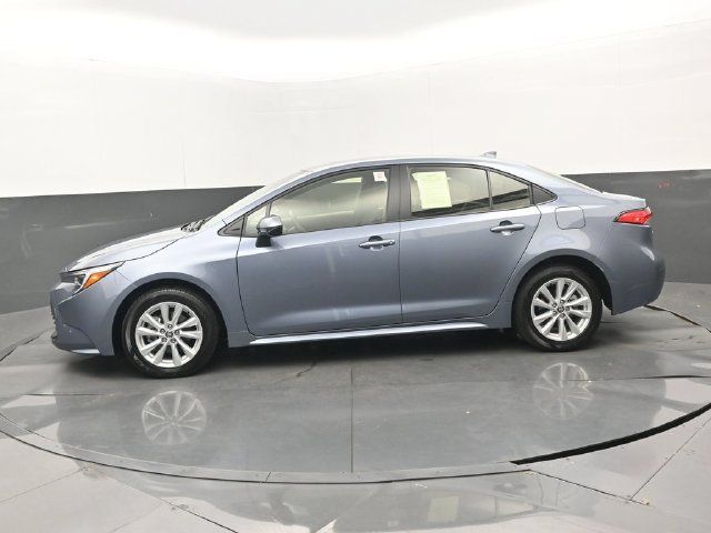 Used 2026 Toyota Corolla LE w/ LE Premium Package FWD image 20