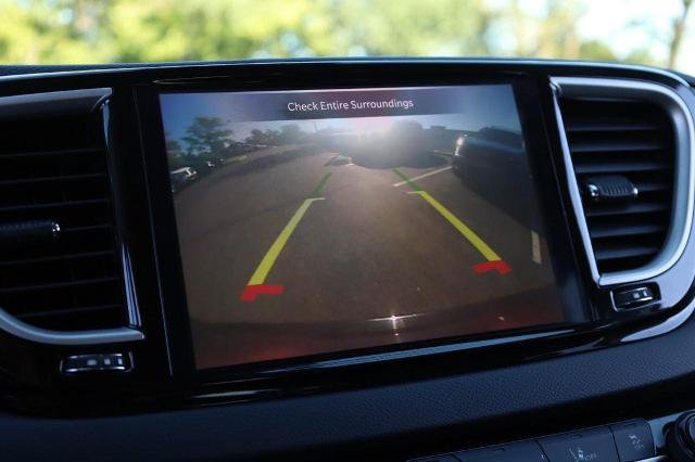 Used 2024 Chrysler Pacifica Touring-L FWD image 14