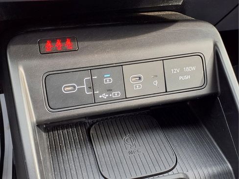 Used 2024 Hyundai Kona Limited AWD/4WD image 13
