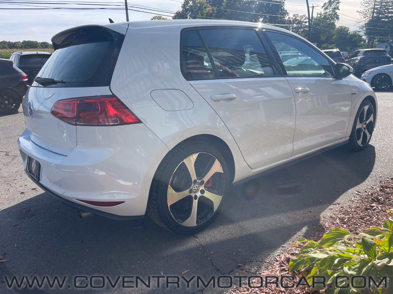 Used 2017 Volkswagen GTI SE FWD image 5