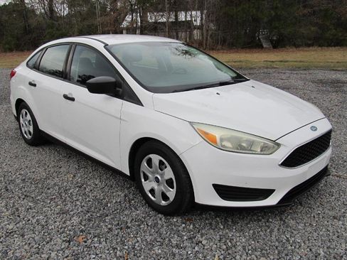 Used 2015 Ford Focus S image 7