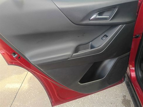 Used 2025 Chevrolet Equinox LT w/ Convenience Package II image 11