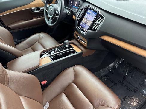 Used 2024 Volvo XC90 T8 Plus image 18