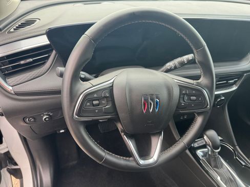 Used 2025 Buick Encore GX Preferred image 28