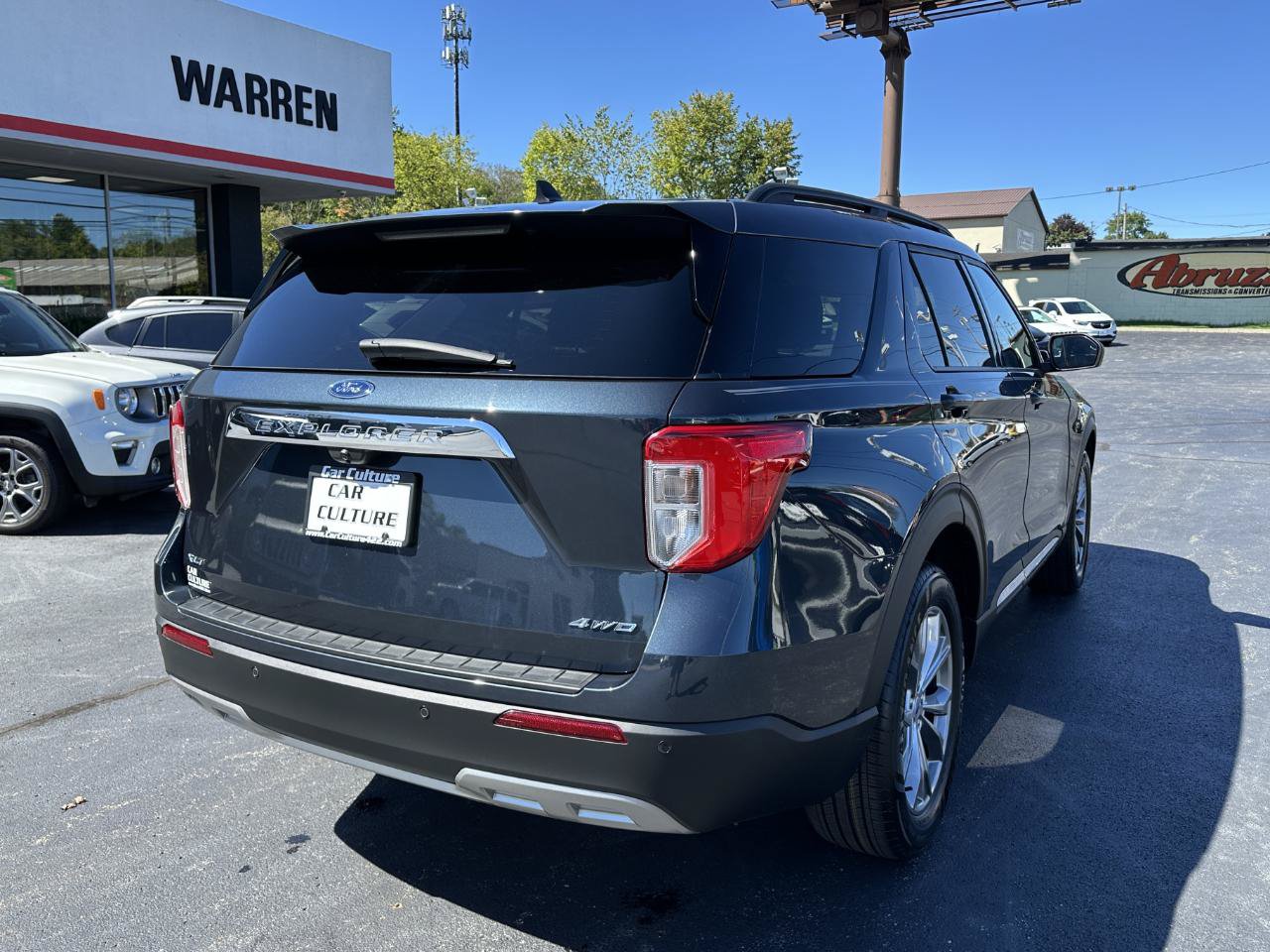 Used 2022 Ford Explorer XLT w/ Equipment Group 202A AWD/4WD image 15