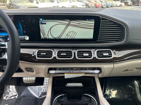 New 2026 Mercedes-Benz GLE 63 AMG S image 30