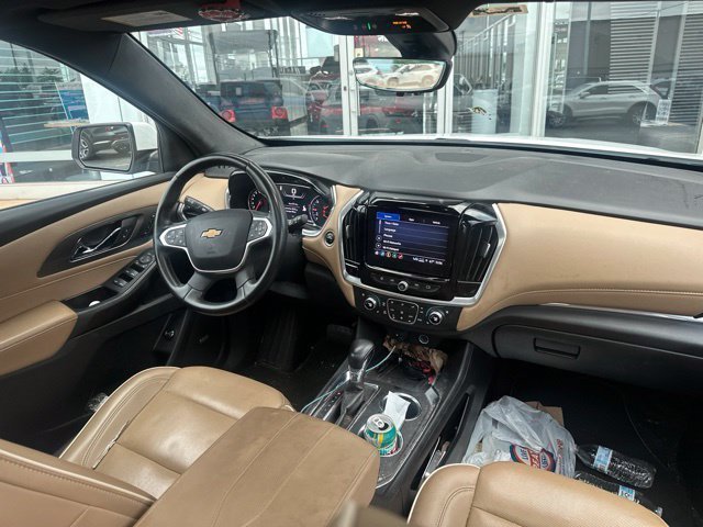 Used 2023 Chevrolet Traverse Premier FWD image 15