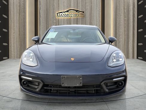 Used 2023 Porsche Panamera 4 Platinum Edition image 8
