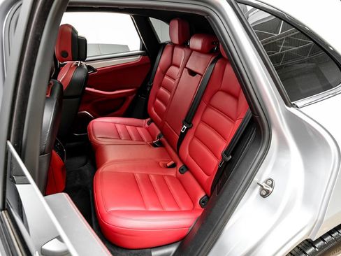 Used 2016 Porsche Macan Turbo image 35