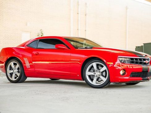 Used 2010 Chevrolet Camaro SS w/ RS Package image 31
