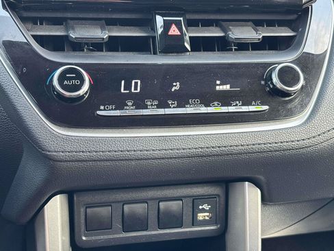 Used 2022 Toyota Corolla Cross LE AWD/4WD image 19