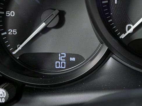 New 2026 Porsche Macan AWD image 9