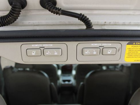 Used 2013 Toyota Sienna Limited image 16