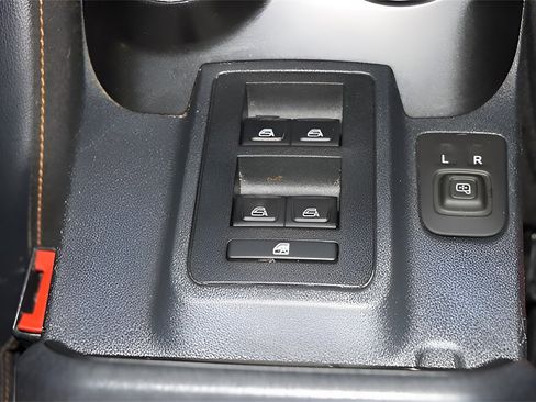 Used 2022 Ford Bronco Badlands image 36