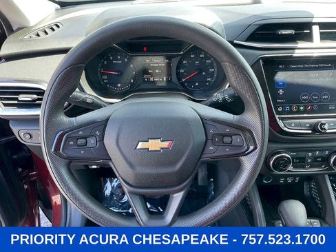 Used 2023 Chevrolet TrailBlazer LT w/ Convenience Package AWD/4WD image 12