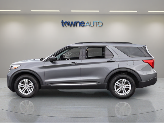 Used 2023 Ford Explorer XLT w/ Equipment Group 202A AWD/4WD image 4
