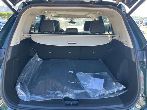 New 2026 Nissan Rogue SV FWD image 19