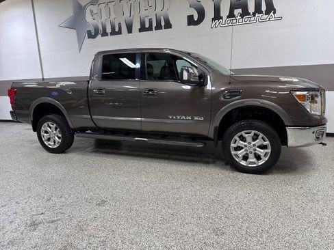 Used 2018 Nissan Titan Platinum Reserve w/ Platinum Utility Package image 44