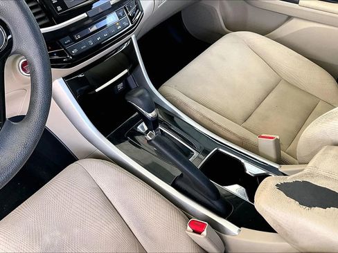 Used 2016 Honda Accord EX image 15