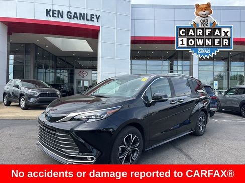 Used 2025 Toyota Sienna Platinum AWD/4WD image 1